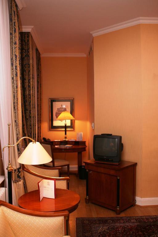Hotel Altes Gymnasium Husum  Pokoj fotografie