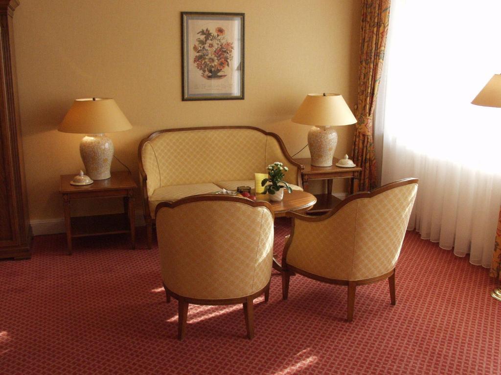 Hotel Altes Gymnasium Husum  Pokoj fotografie