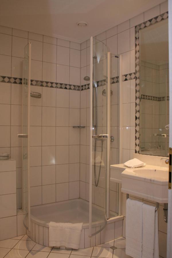 Hotel Altes Gymnasium Husum  Pokoj fotografie